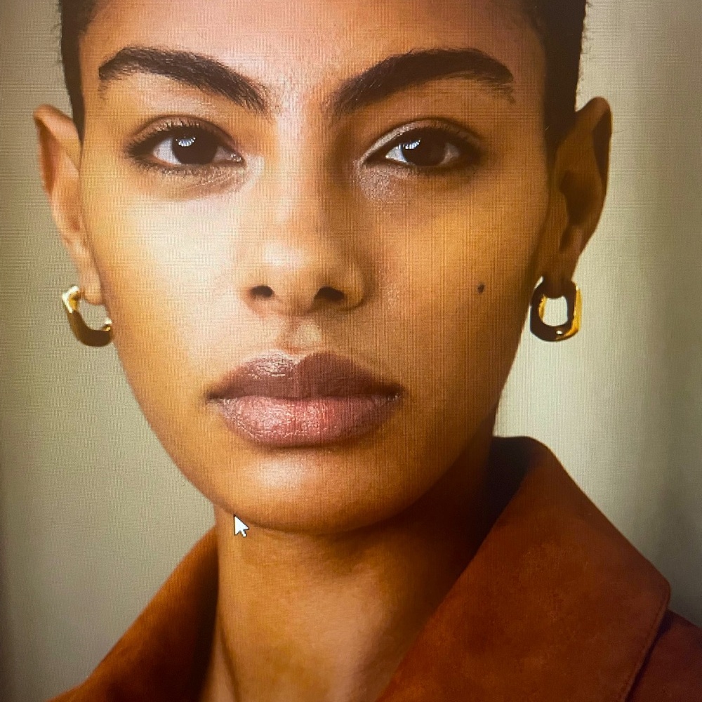 BR square earrings. FREEwith any $10> purchase